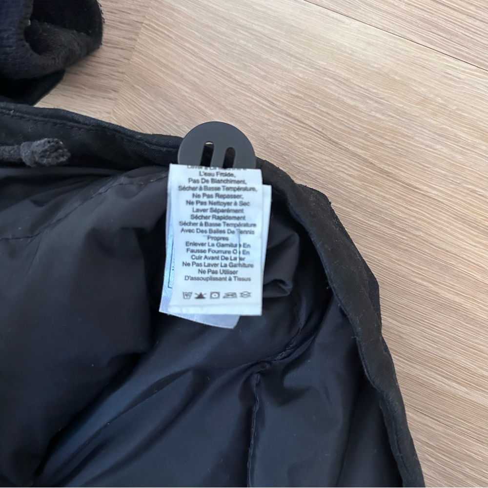 ARITZIA - COMMUNITY - PARADIGM PARKA - BLACK - SIZE SMALL - GREAT CONDITION - Picture 16 of 16